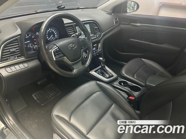 Hyundai AVANTE 2016 — photo 15