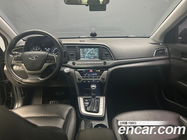 Hyundai AVANTE 2016 — photo 17