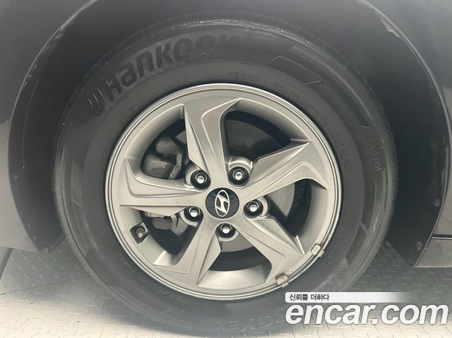 Hyundai AVANTE 2016 — photo 20