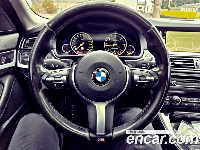 BMW 5-Series 2016 — photo 12