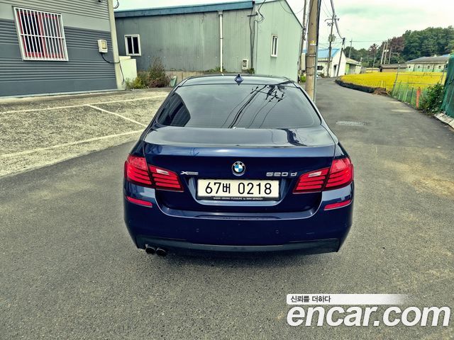 BMW 5-Series 2016 — photo 18