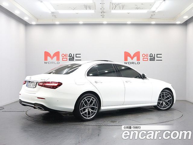 Mercedes-Benz E-Class 2021 — photo 2