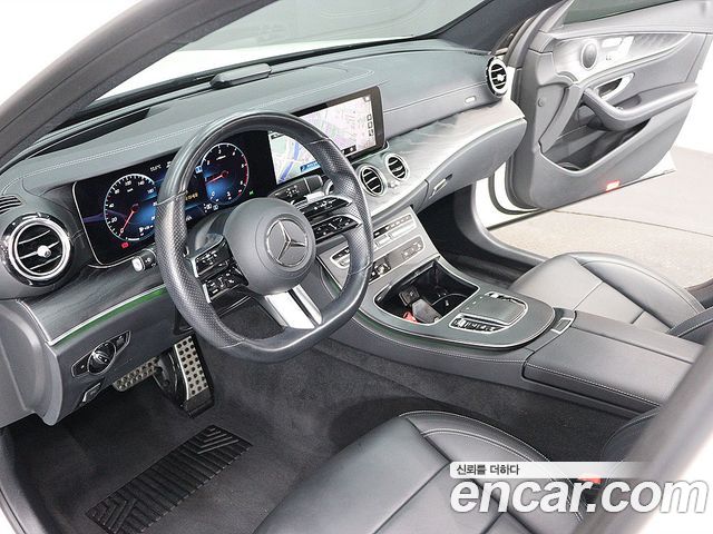 Mercedes-Benz E-Class 2021 — photo 10