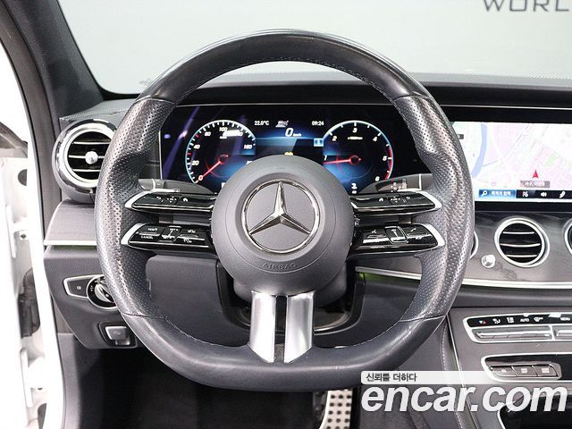 Mercedes-Benz E-Class 2021 — photo 14