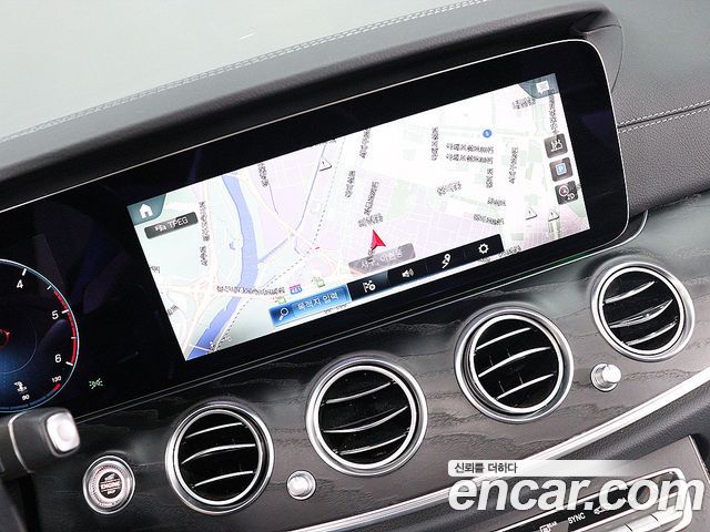 Mercedes-Benz E-Class 2021 — photo 15