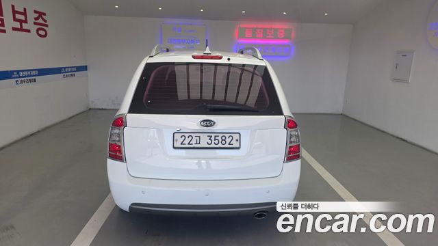 Kia Carens 2011 — photo 8