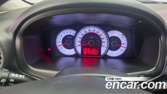 Kia Carens 2011 — photo 12