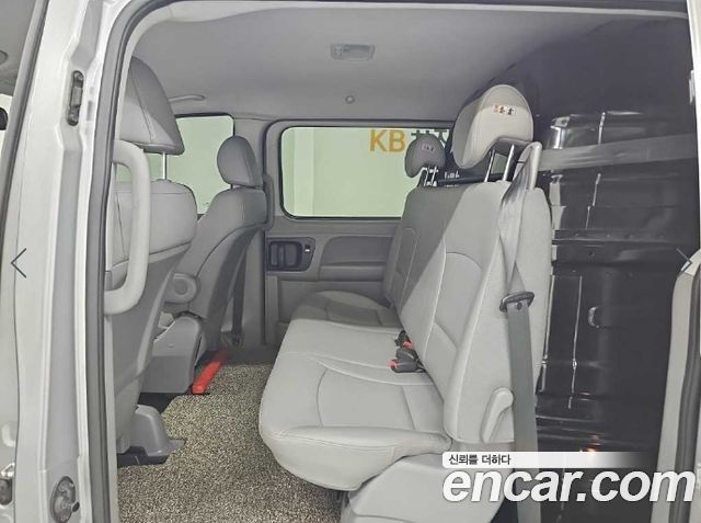 Hyundai Starex 2021 — photo 12