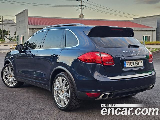 Porsche Cayenne 2014 — photo 4