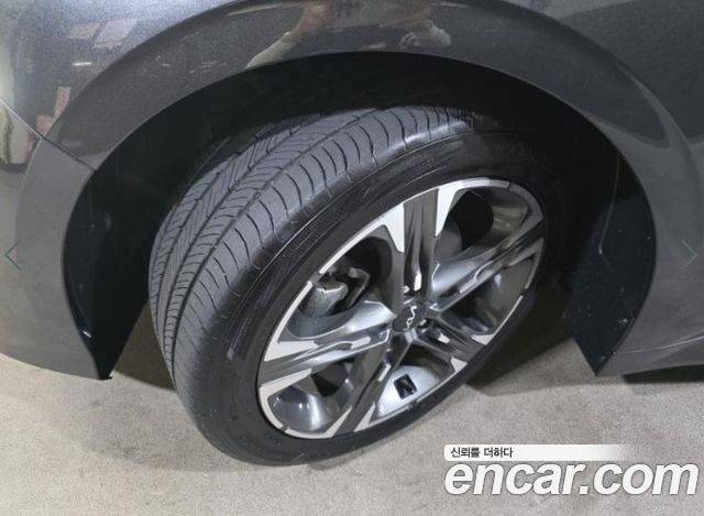 Kia K5 2022 — photo 19