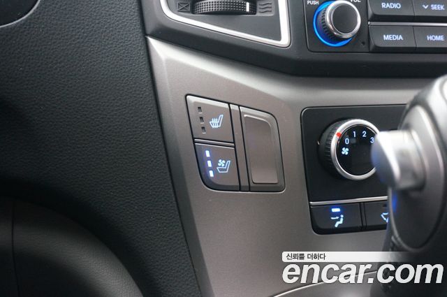 Hyundai Starex 2021 — photo 12