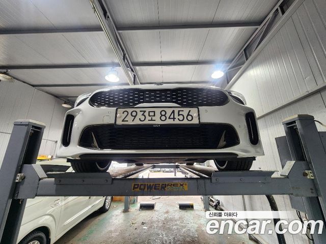 Kia Stinger 2021 — photo 1