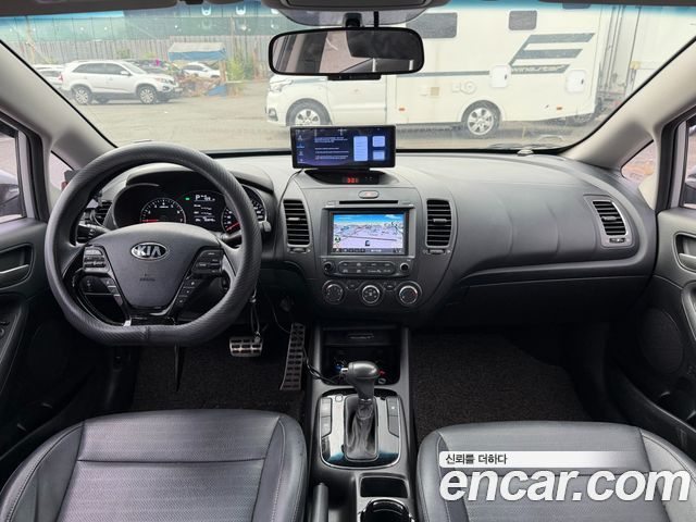 Kia K3 2016 — photo 7