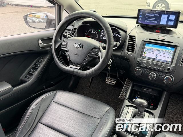 Kia K3 2016 — photo 8