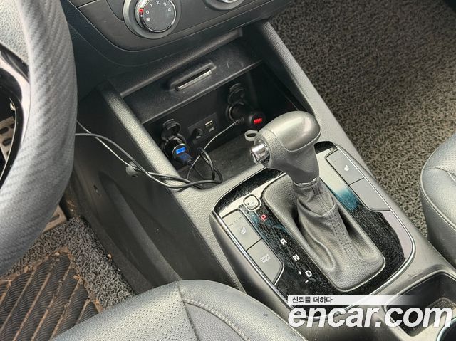 Kia K3 2016 — photo 14