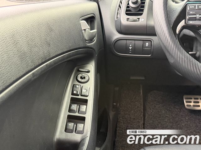 Kia K3 2016 — photo 15