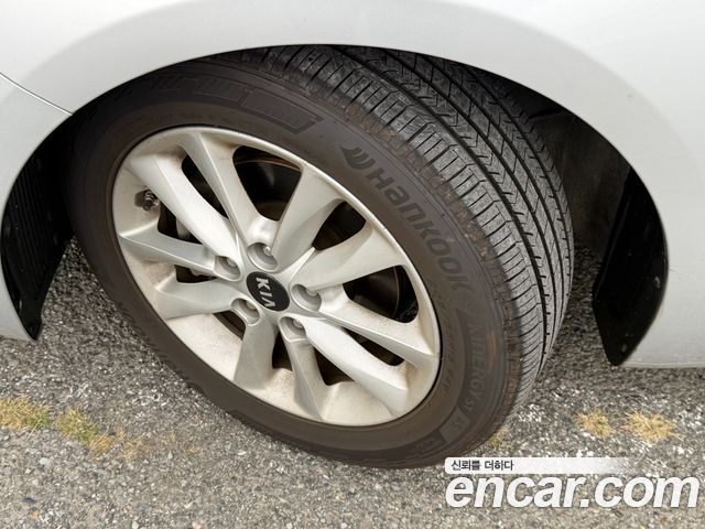 Kia K3 2016 — photo 18