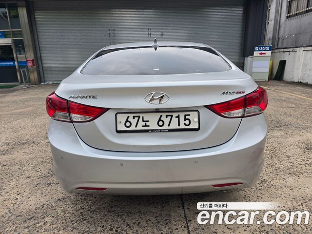 Hyundai AVANTE 2012 — photo 4