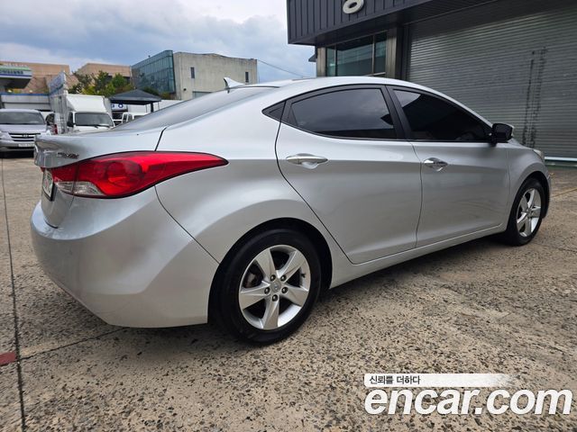 Hyundai AVANTE 2012 — photo 5