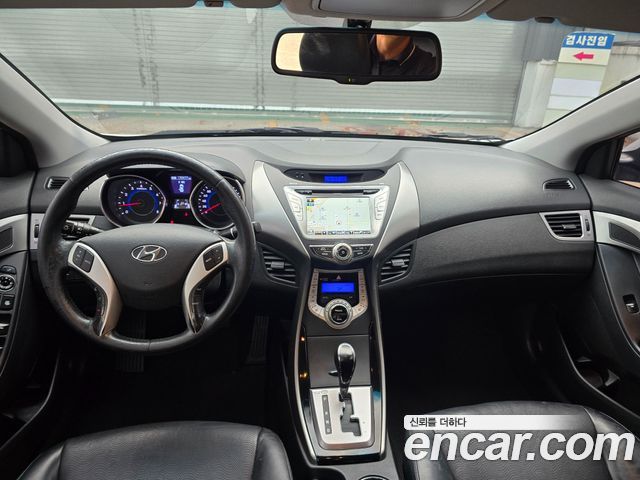 Hyundai AVANTE 2012 — photo 9