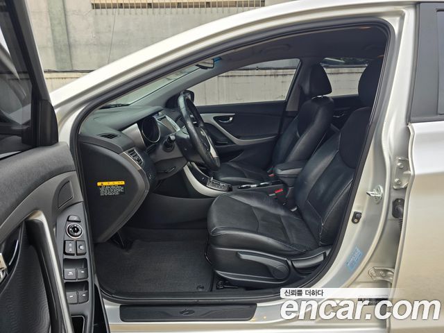 Hyundai AVANTE 2012 — photo 11