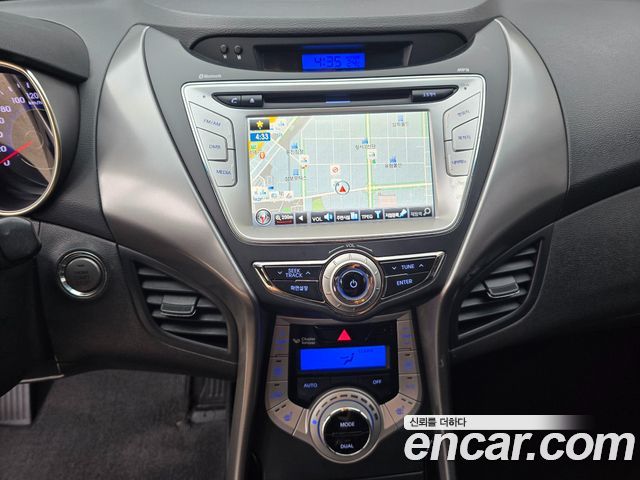 Hyundai AVANTE 2012 — photo 12