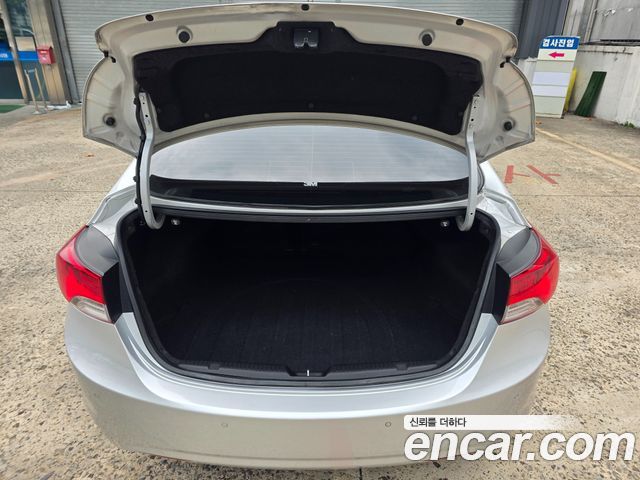 Hyundai AVANTE 2012 — photo 15
