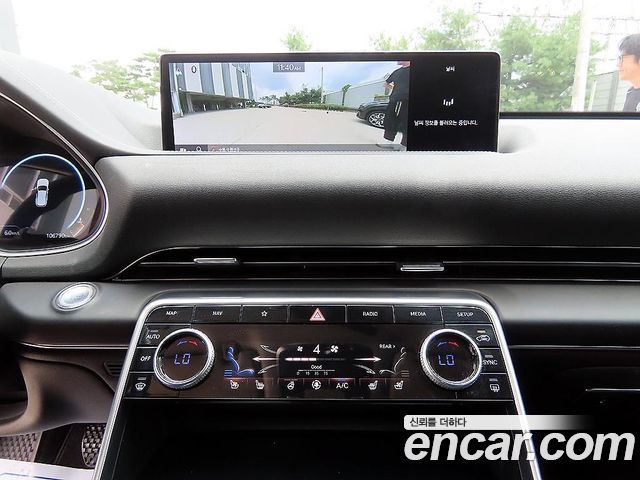 Genesis GV80 2020 — photo 18