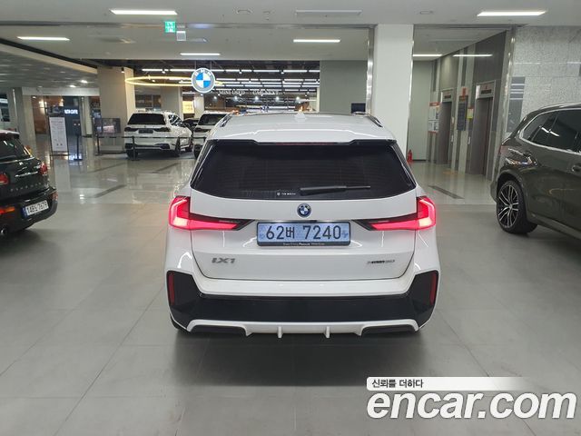 BMW iX1 2025 — photo 3