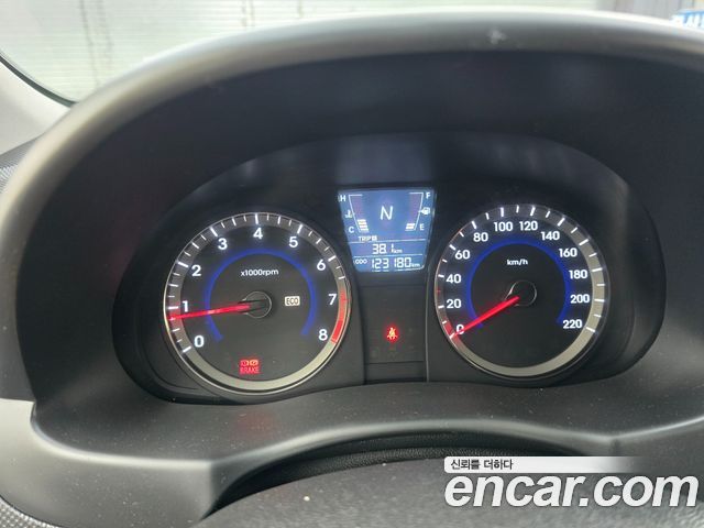 Hyundai Accent 2015 — photo 7