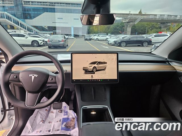 Tesla Model Y 2024 — photo 10