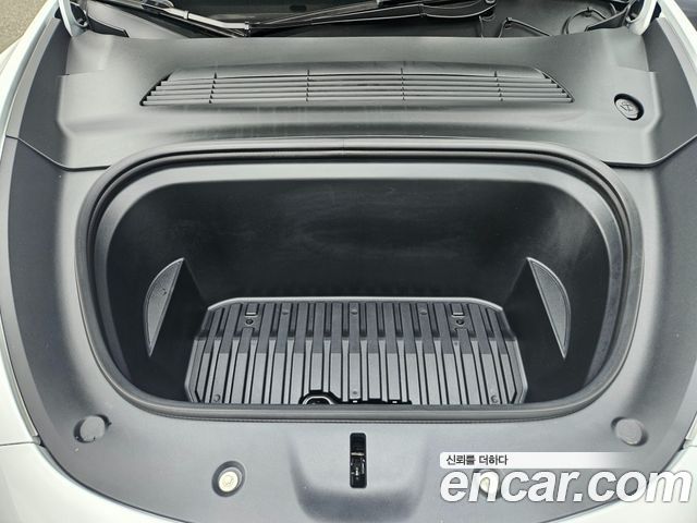 Tesla Model Y 2024 — photo 12