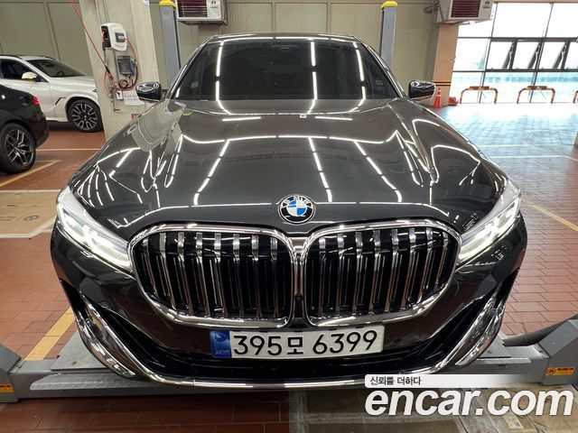 BMW 7-Series 2022 — photo 1
