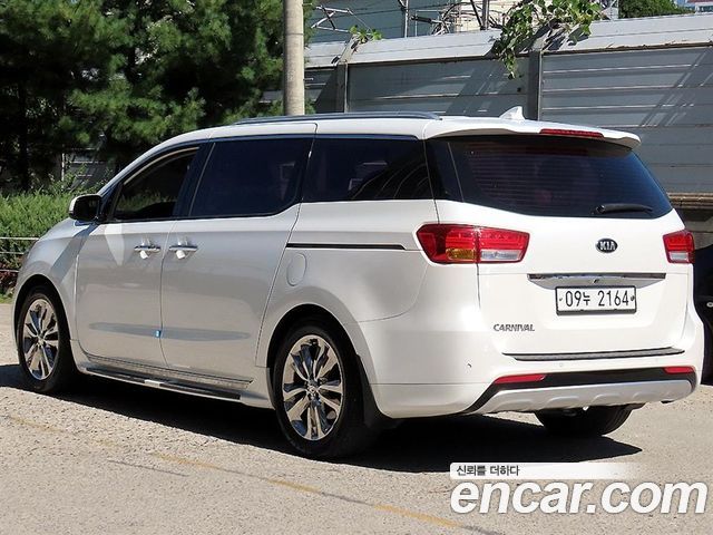 Kia Canival 2017 — photo 2