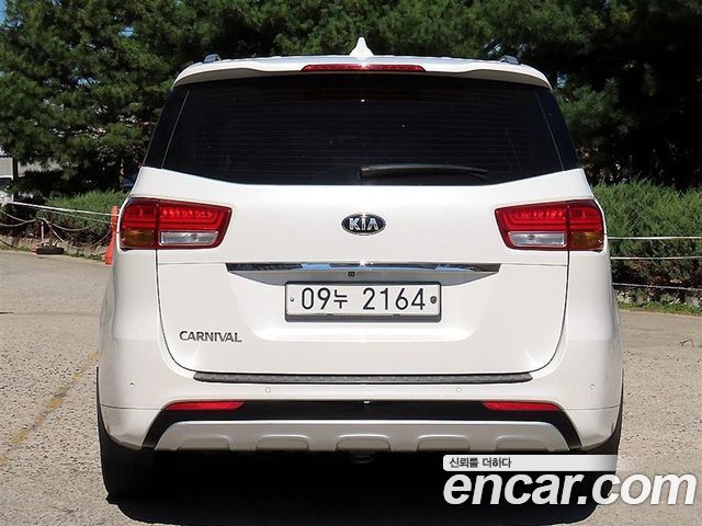 Kia Canival 2017 — photo 4