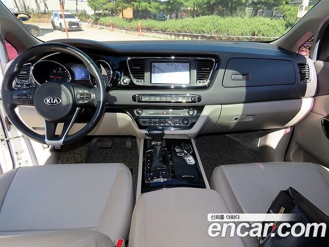 Kia Canival 2017 — photo 7