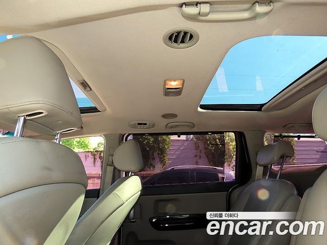 Kia Canival 2017 — photo 12
