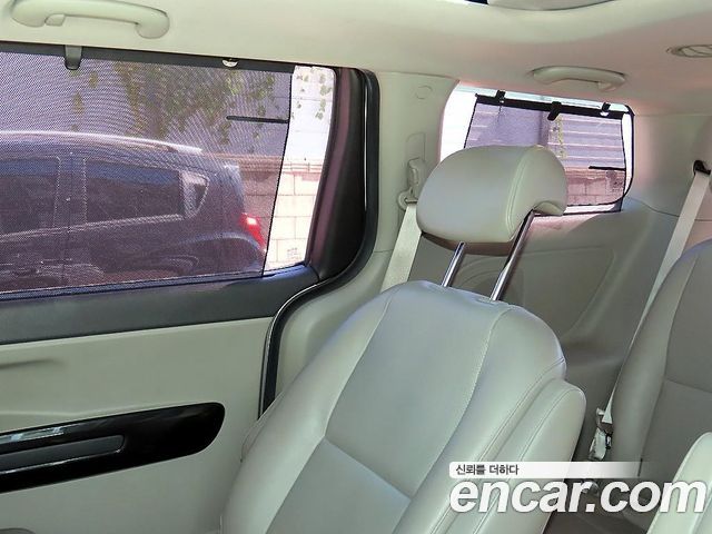 Kia Canival 2017 — photo 13