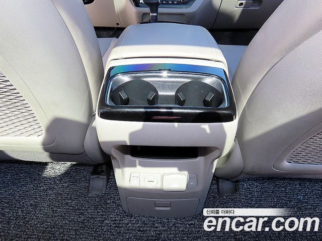 Kia Canival 2017 — photo 17