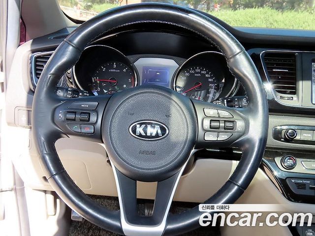 Kia Canival 2017 — photo 20