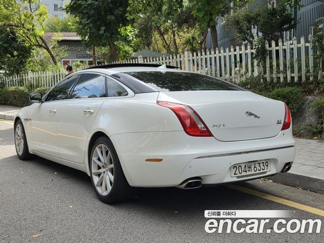 Jaguar XJ 2015 — photo 2