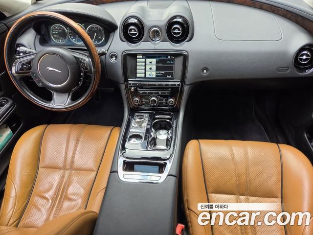 Jaguar XJ 2015 — photo 7