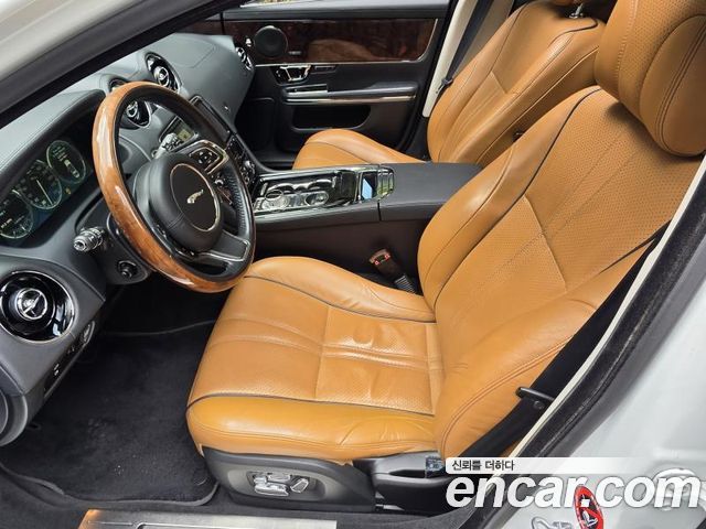 Jaguar XJ 2015 — photo 10