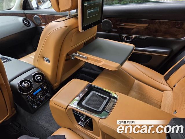 Jaguar XJ 2015 — photo 12