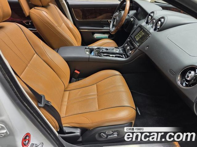 Jaguar XJ 2015 — photo 14