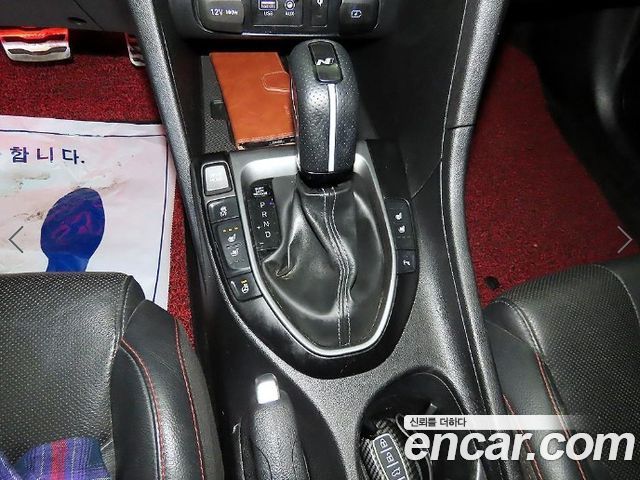 Hyundai Veloster 2019 — photo 12
