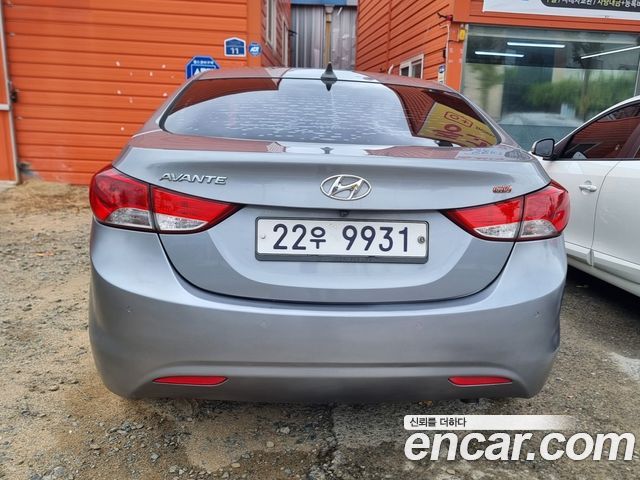 Hyundai AVANTE 2013 — photo 4