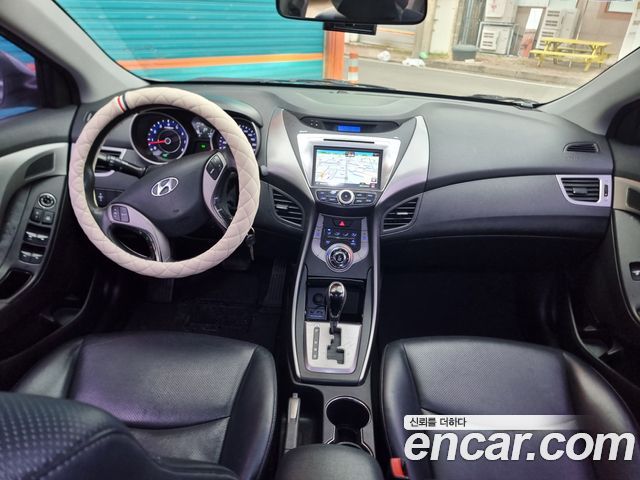 Hyundai AVANTE 2013 — photo 7