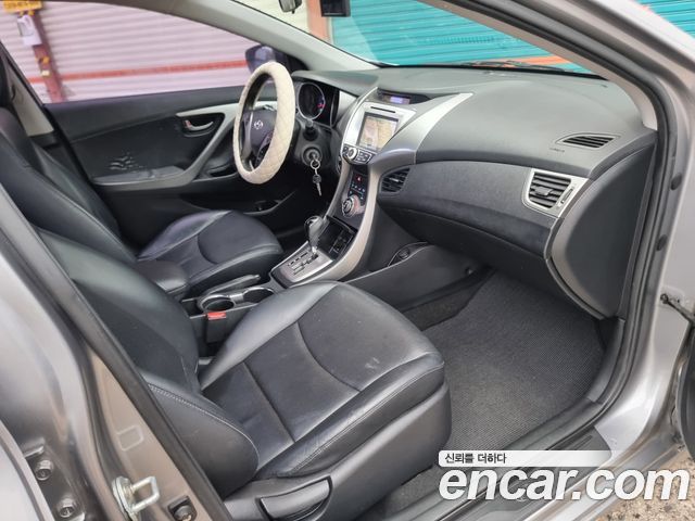 Hyundai AVANTE 2013 — photo 15