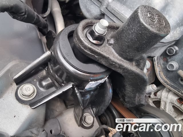 Hyundai AVANTE 2013 — photo 18